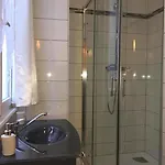 Apartment Center 5 *